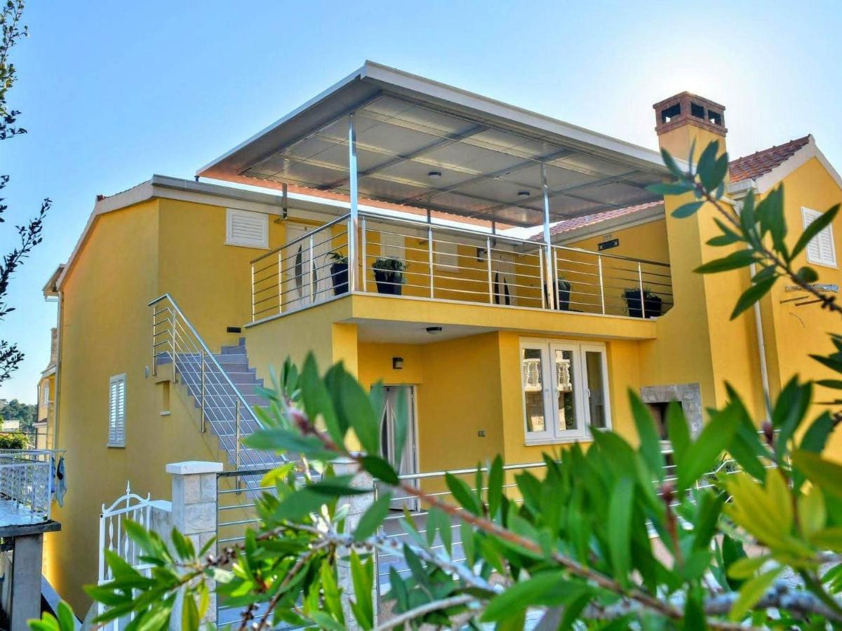 Fancy Apartments Dream บรานา ภายนอก รูปภาพ