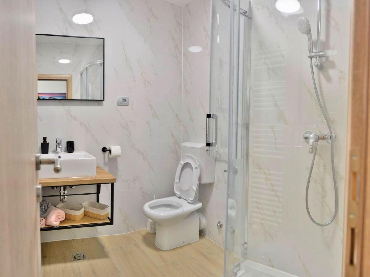Fancy Apartments Dream บรานา ภายนอก รูปภาพ
