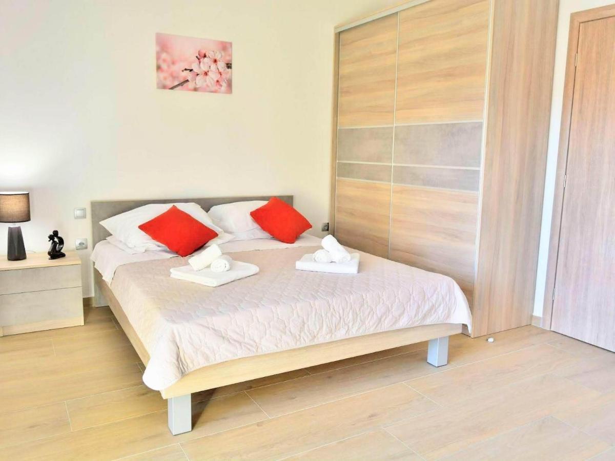 Fancy Apartments Dream บรานา ภายนอก รูปภาพ